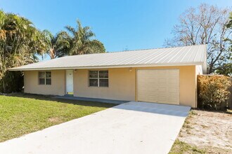 6106 Sunset Blvd in Fort Pierce, FL - Building Photo - Building Photo