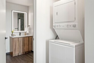 187 N Ashland Ave in Chicago, IL - Foto de edificio - Building Photo