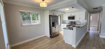 728 SW 36th Terrace in Palm City, FL - Foto de edificio - Building Photo