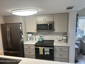 401 Seaport Blvd in Cape Canaveral, FL - Building Photo - Building Photo