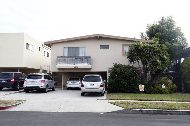 3532 Vinton Ave in Los Angeles, CA - Foto de edificio - Building Photo
