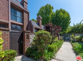 4640 Glencoe Ave in Marina Del Rey, CA - Building Photo