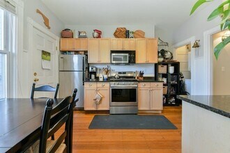 240 W Fifth St in Boston, MA - Building Photo - Building Photo