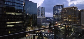 10650 NE 9th Pl in Bellevue, WA - Building Photo