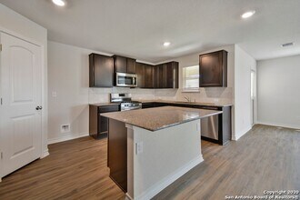 6038 Akin Quay in San Antonio, TX - Building Photo - Building Photo