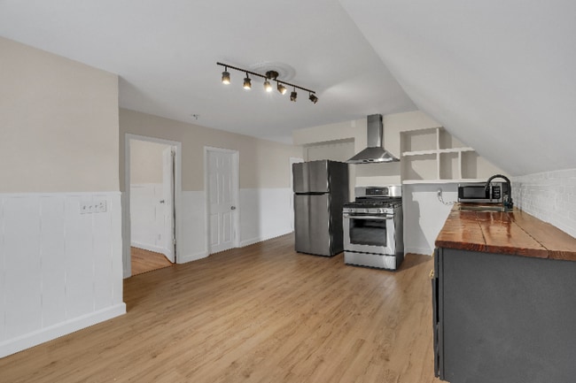 77 Vinton St in Providence, RI - Building Photo - Building Photo