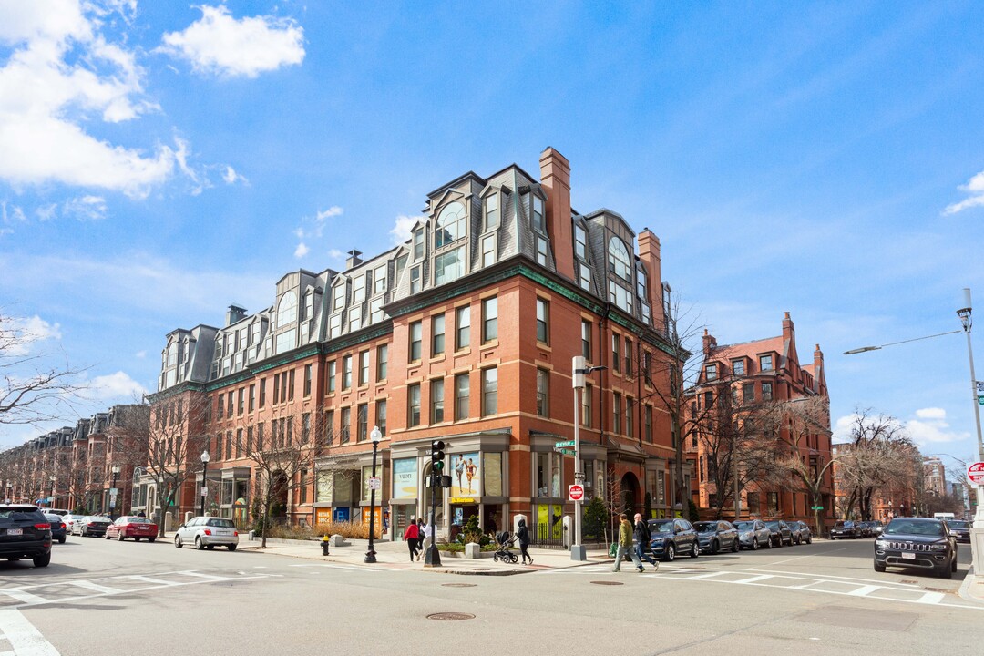 Prince on Newbury in Boston, MA - Building Photo