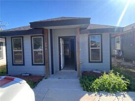 7 E Los Torritos St in Weslaco, TX - Building Photo