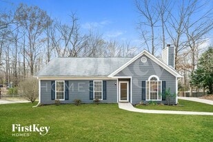 102 Carriage Dr in Alabaster, AL - Building Photo