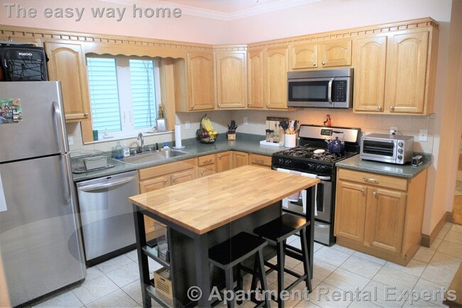 590 Main St, Unit 1