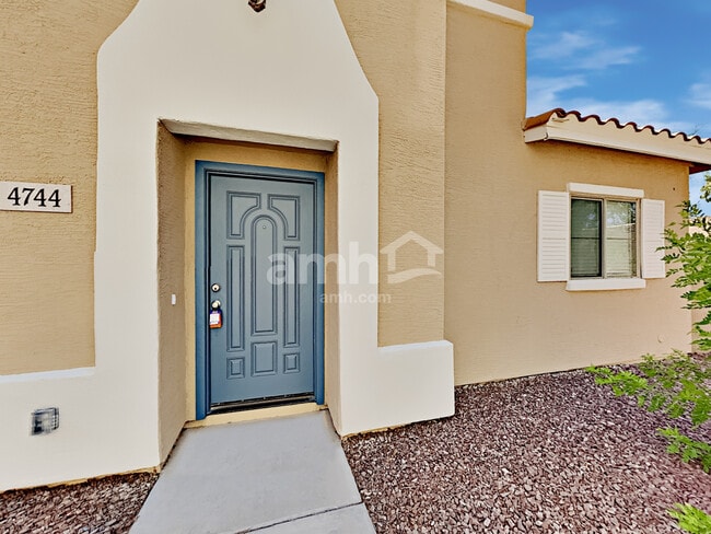 property at 4744 E Laurel Ave