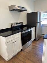 860 Waverly Ave, Unit B in Holtsville, NY - Building Photo - Building Photo