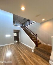 2065 Long Hollow Dr, Unit Upper in Reno, NV - Building Photo - Building Photo