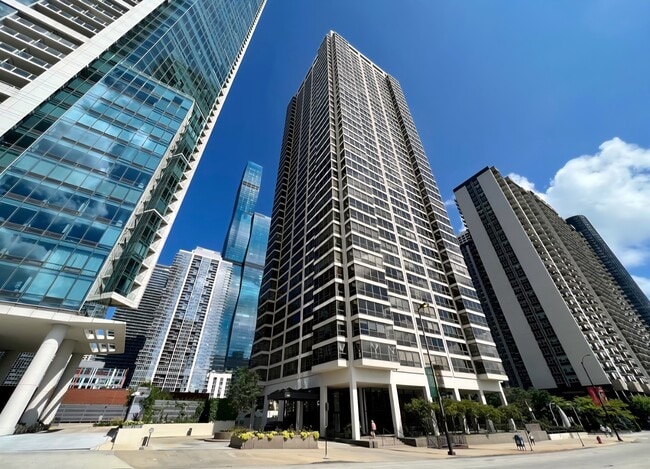 property at 360 E Randolph St
