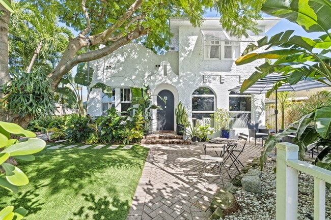 715 Kaye St in West Palm Beach, FL - Foto de edificio - Building Photo