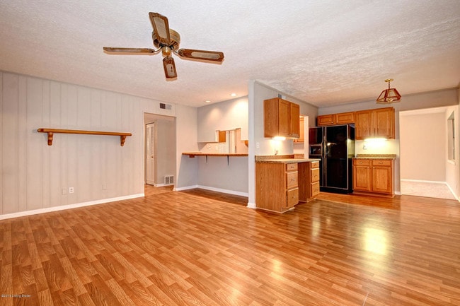 property at 3820 RiverOaks Ln