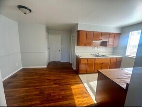 2553 W North Bend Rd in Cincinnati, OH - Building Photo - Building Photo