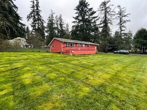 870 Greentree Dr in Greenbank, WA - Building Photo - Building Photo