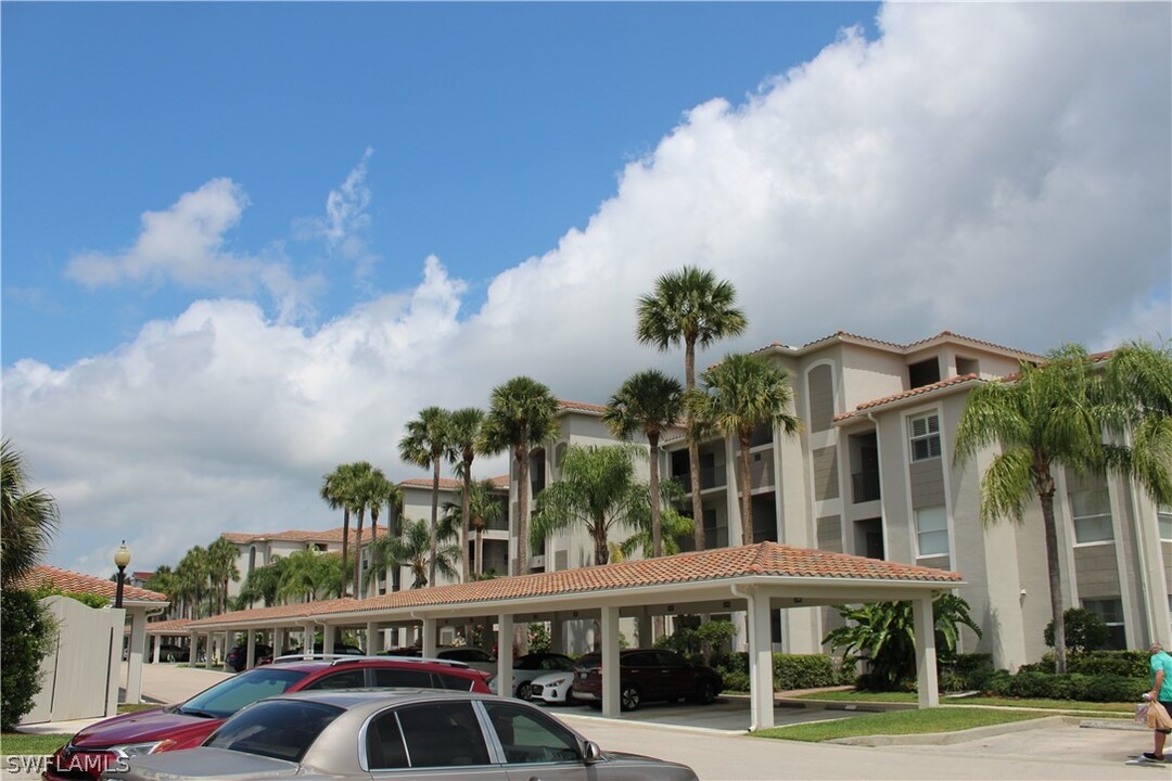 10349 Heritage Bay Blvd in Naples, FL - Foto de edificio