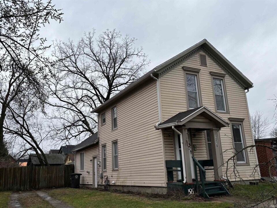 1210 Union St in Fort Wayne, IN - Building Photo