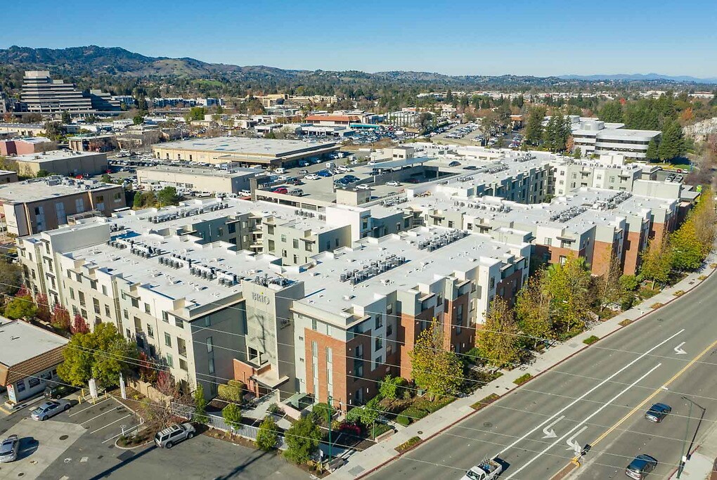 Brio in Walnut Creek, CA - Foto de edificio