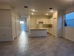 106 NW 11th Ct in Florida City, FL - Building Photo - Building Photo