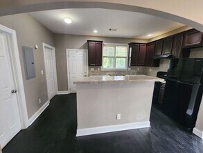 899 Booker Washington Dr NW in Atlanta, GA - Building Photo - Building Photo