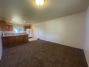 42 Hadley St NW in East Wenatchee, WA - Building Photo - Building Photo