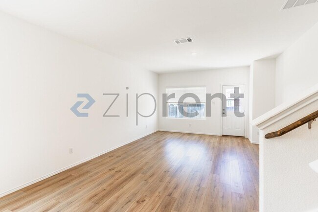 500 Arnage Dr in Hutto, TX - Building Photo - Building Photo