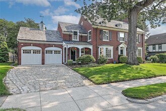 9 Kenilworth Wy in Pawtucket, RI - Building Photo - Building Photo
