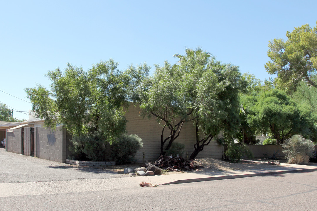 3631 E Turney Ave in Phoenix, AZ - Building Photo