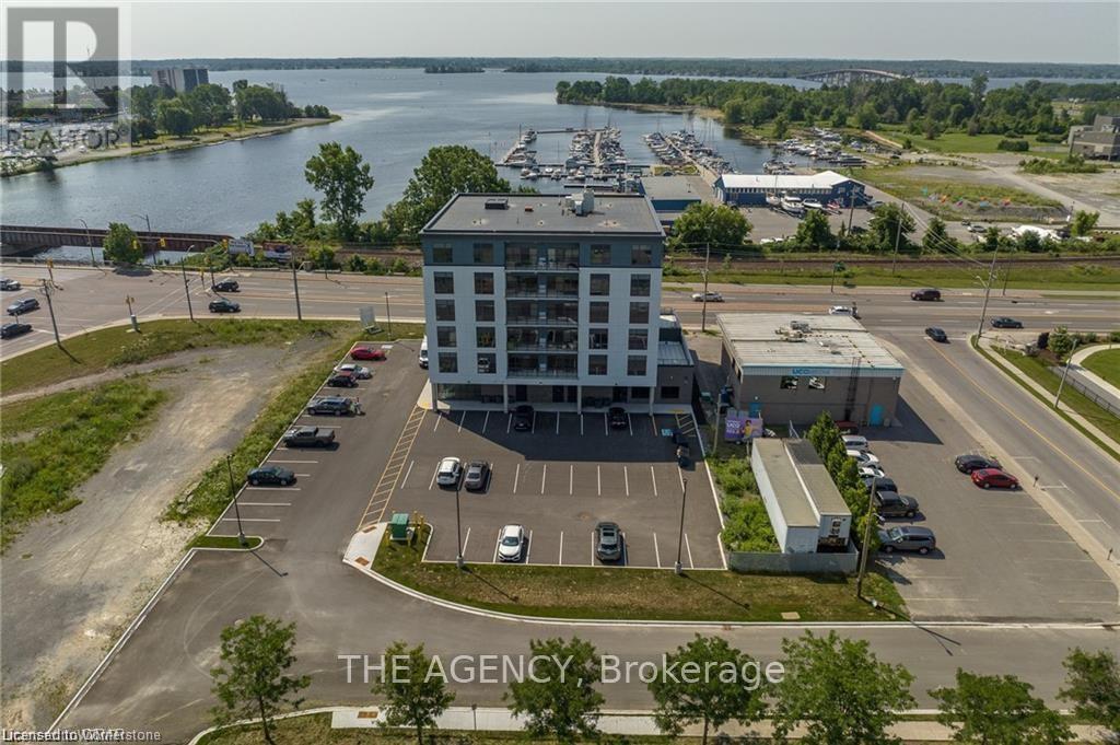 2-402 Dundas St W in Belleville, ON - Building Photo