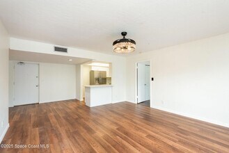 223 Columbia Dr, Unit 101 in Cape Canaveral, FL - Building Photo - Building Photo