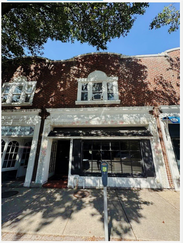 property at 841 1/2 Lancaster Ave