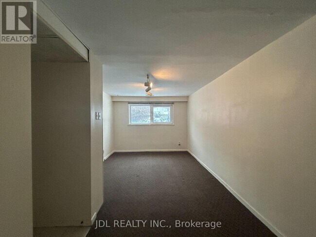 2 Citation Dr in Toronto, ON - Building Photo - Building Photo