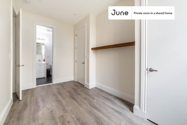 Room in Shared 2 bed/1 bath home in New York, NY - Building Photo - Building Photo