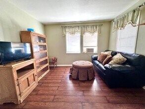 103 Yucca in Johnson City, TX - Building Photo - Building Photo