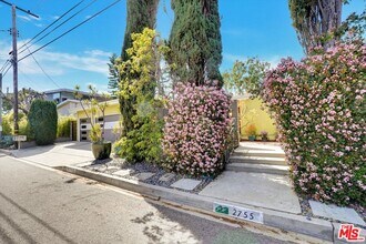 2755 Carmar Dr in Los Angeles, CA - Building Photo - Building Photo