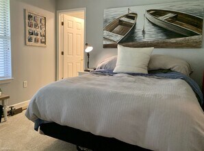 70 Helmsman Way-Unit -Apt 1427 in Hilton Head Island, SC - Foto de edificio - Building Photo