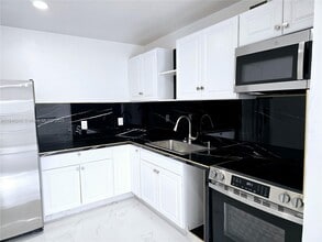 22300 SW 117th Ave in Miami, FL - Building Photo - Building Photo