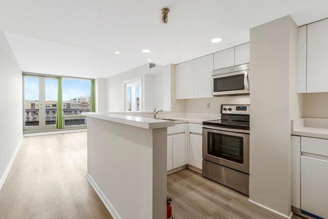 property at 701 Pennsylvania Ave NW