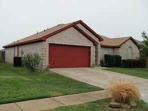 7021 Spoonbill Ct in Arlington, TX - Building Photo - Building Photo