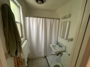 843 6th St, Unit A in Santa Monica, CA - Building Photo - Building Photo