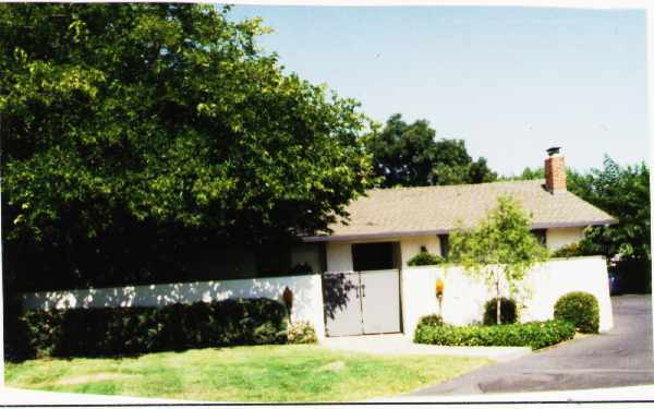 415 Firloch Ave in Sunnyvale, CA - Foto de edificio - Building Photo