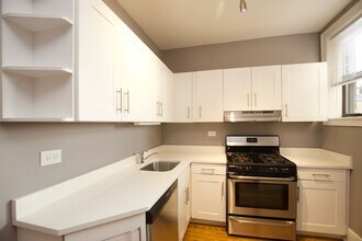 632 W Stratford Pl, Unit A08C in Chicago, IL - Building Photo - Building Photo