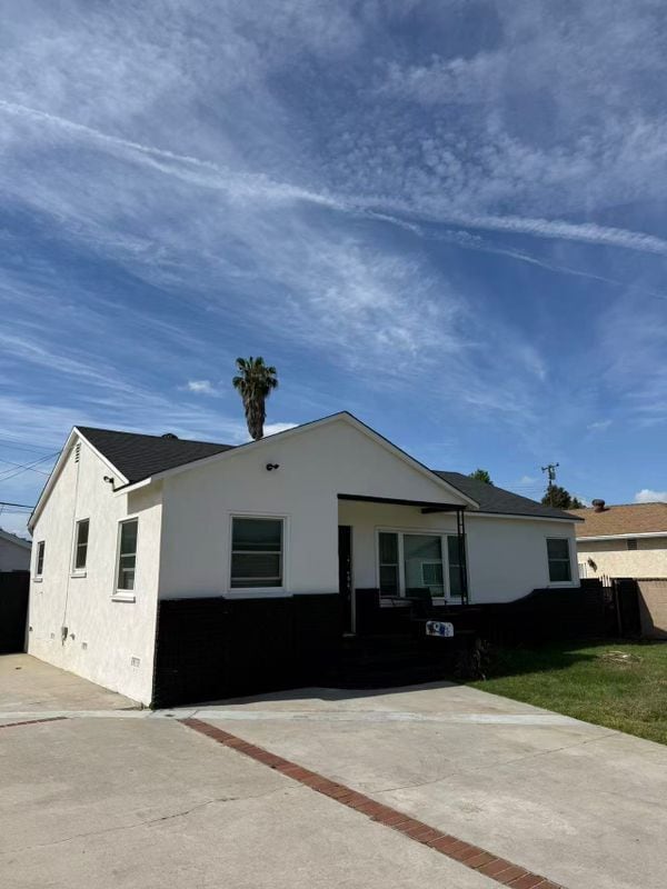 property at 1130 E Workman Ave