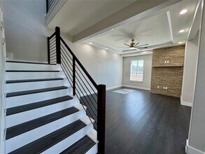 162 Meadow View Blvd in Del Valle, TX - Foto de edificio - Building Photo