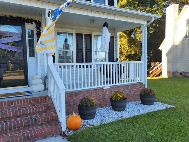 220 Newport Drive in Jacksonville, NC - Building Photo - Building Photo