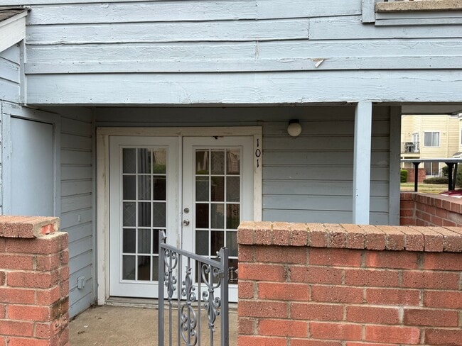 property at 1802 E 66th Pl