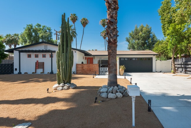 69941 Sunny Ln